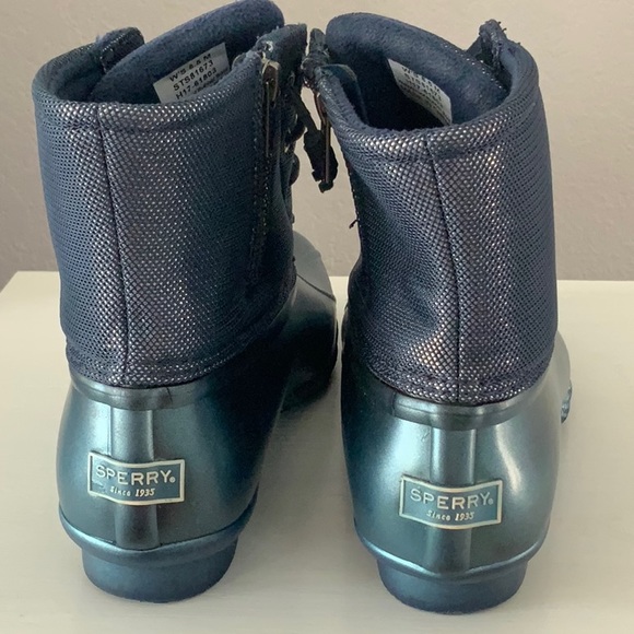 SPERRY Saltwater Pearlized Navy Duck Boots - gently worn. - Picture 4 of 6